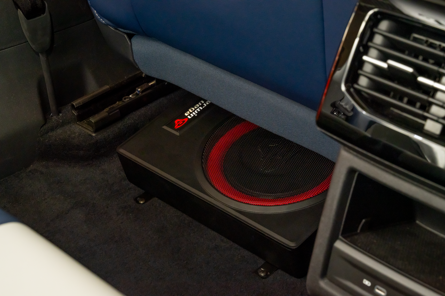 8" UNDER-SEAT BASS SOLUTION WITH VEGA BASS + 4 CHANNEL OUTPUT FOR ADDTIONAL SPEAKERS - VPAS841